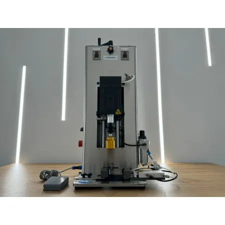 Półautomatyczna zakręcarka CC-1000 8